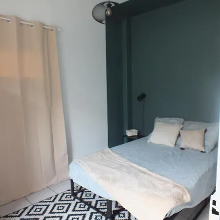 Renove - Centre & Tram 5min Apartment